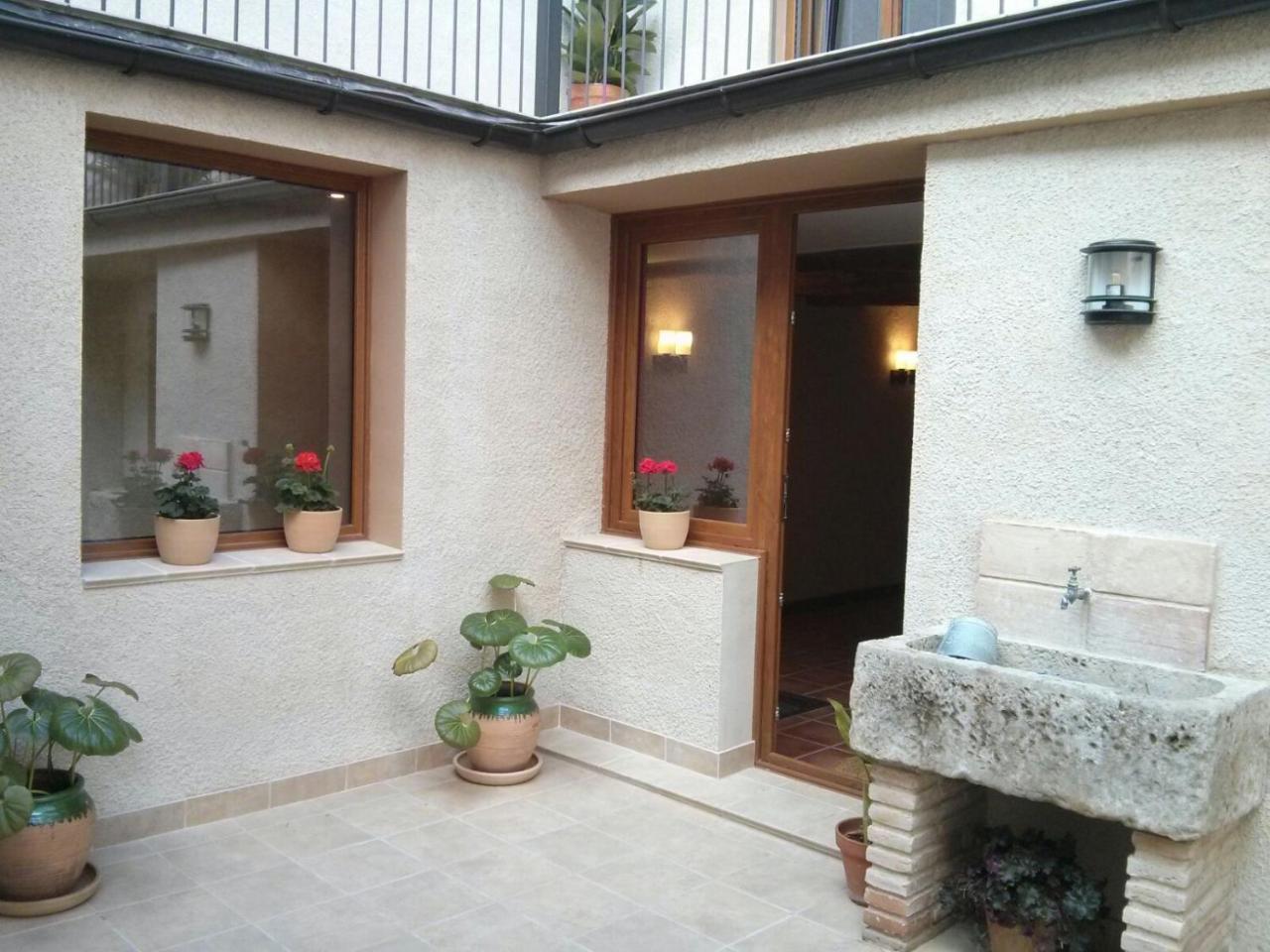 Cal Blai Mora la Nueva Exterior foto